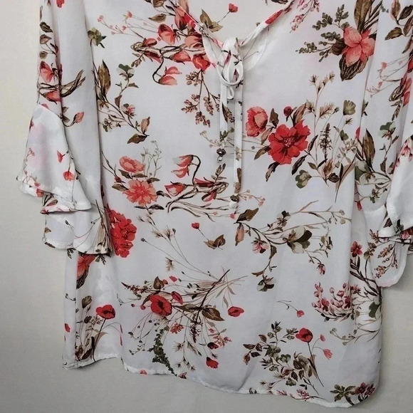 New Directions Floral Blouse - Picture 3 of 7